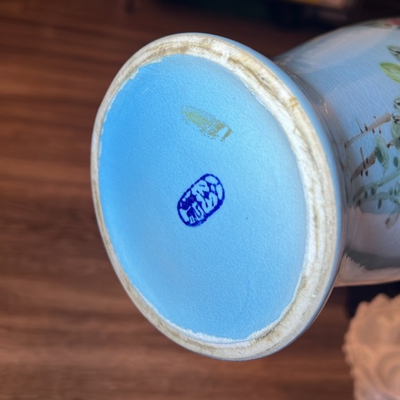 11.5” Vintage Asian oriental style blue Handpainted floral large porcelain vase - Picture 9 of 10